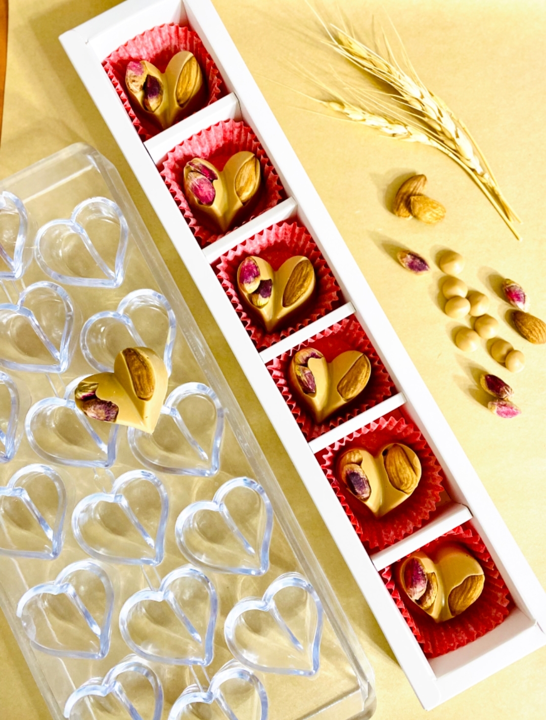 شکلات بلژیکی بن بن آجیلی گلد و روبی