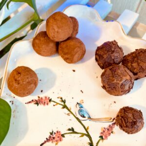 ترافل شکلاتی کاراملی کاور شده با پودر کاکائو و فویتین